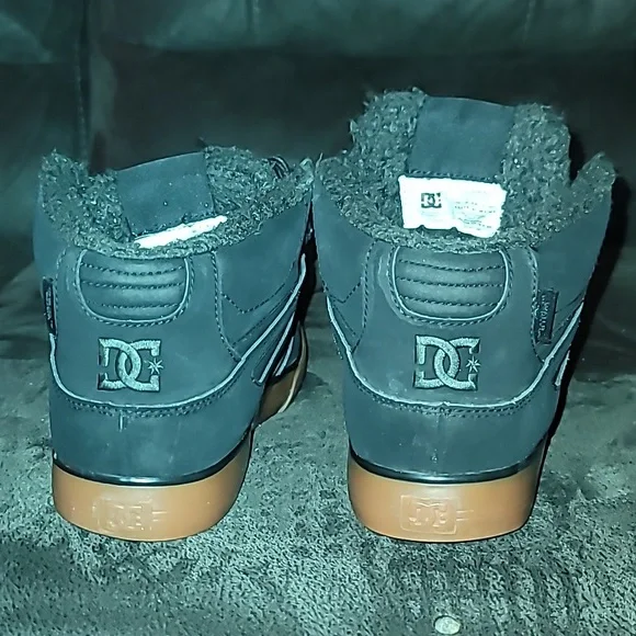 DC shoes - Picture 6 of 7